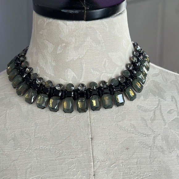 Beautiful Statement Necklace - Picture 2 of 8